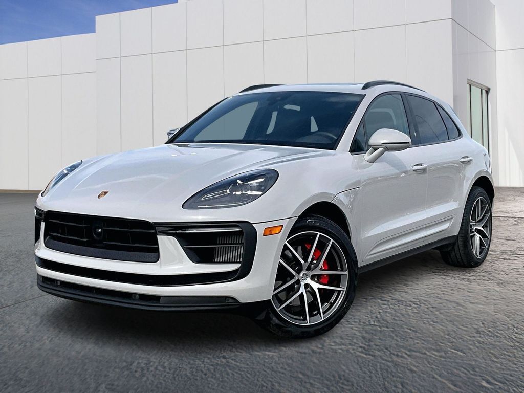 2024 PORSCHE Macan