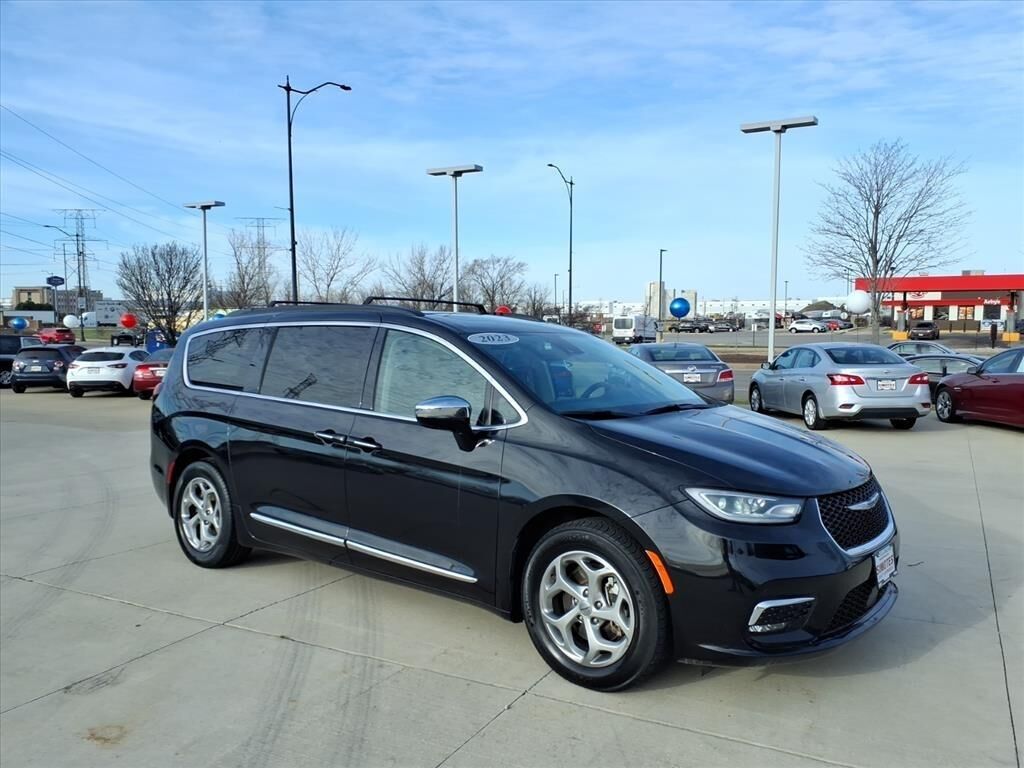 2023 CHRYSLER Pacifica