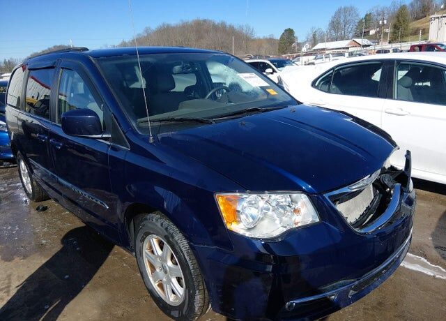 2012 CHRYSLER Town and Country