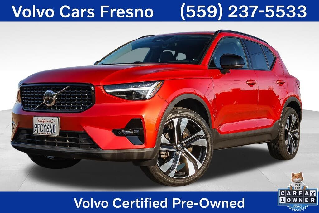 2023 VOLVO XC40