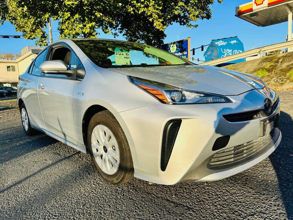 2022 TOYOTA PRIUS