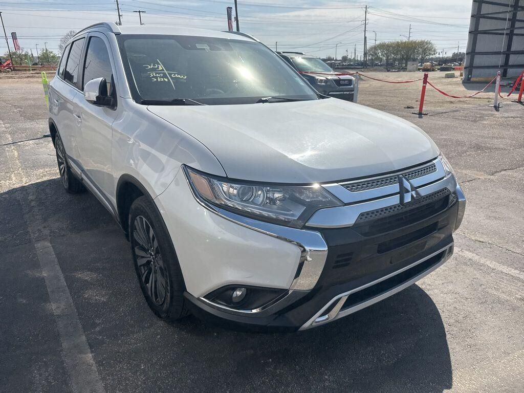2020 MITSUBISHI Outlander