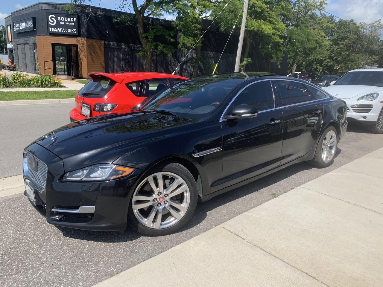 Jaguar XJ