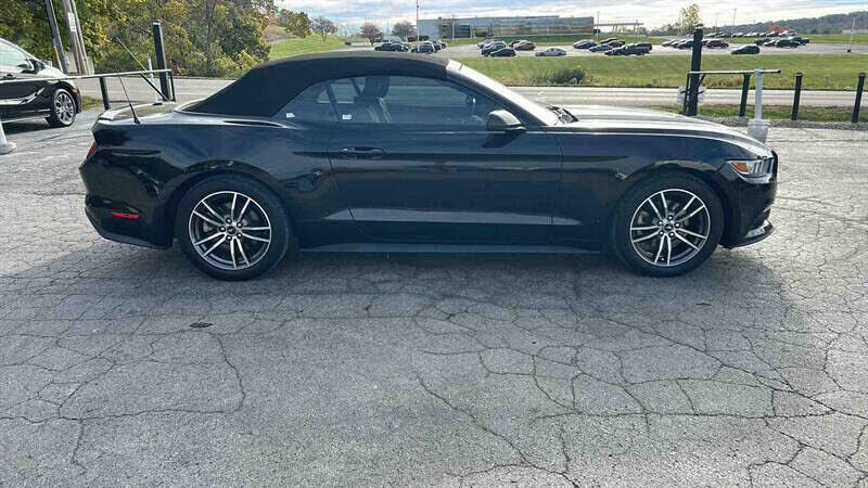 2017 FORD Mustang