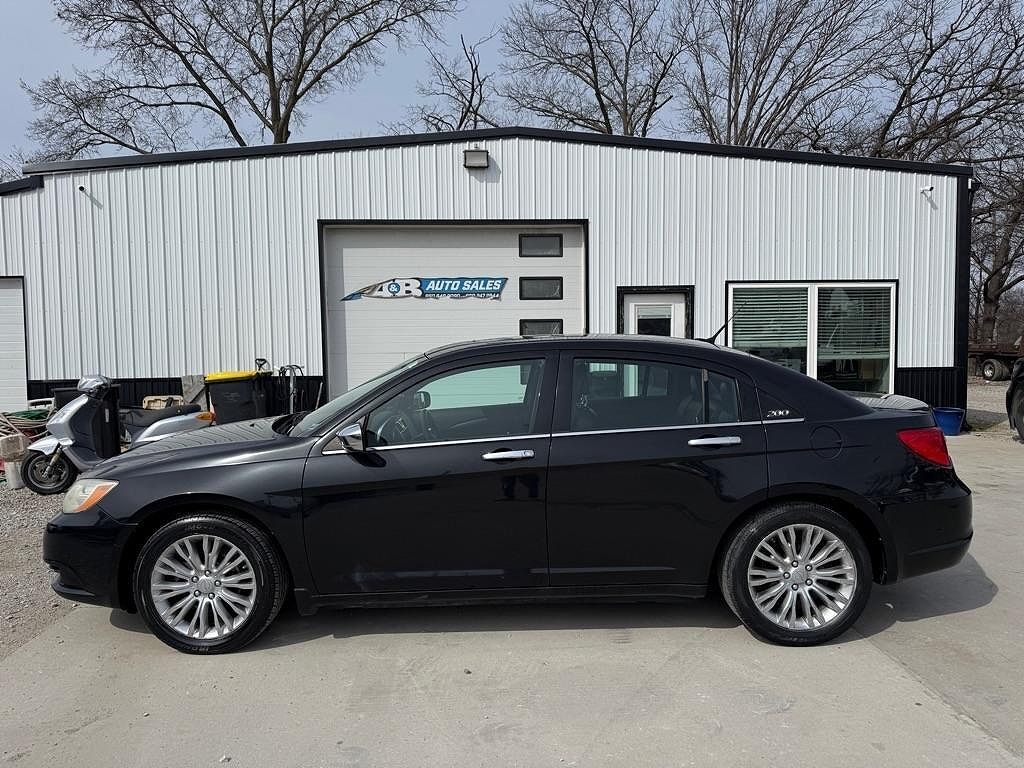 2011 CHRYSLER 200