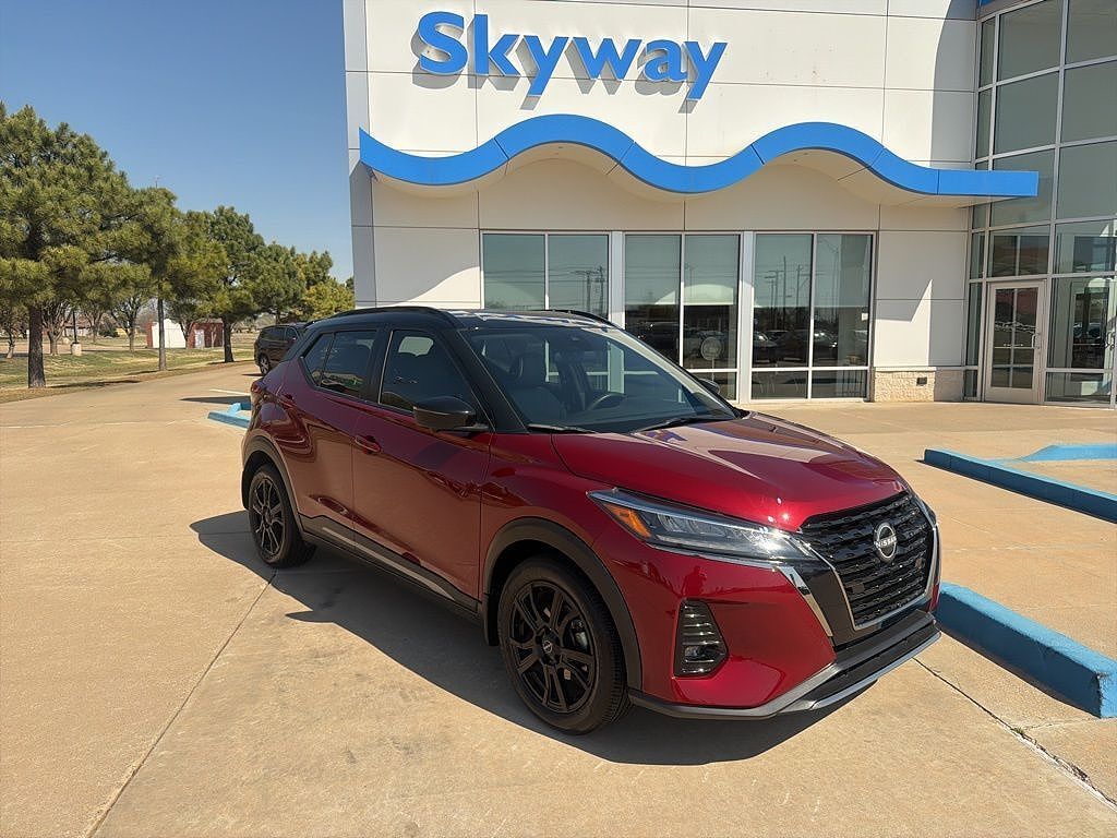 2024 NISSAN Kicks