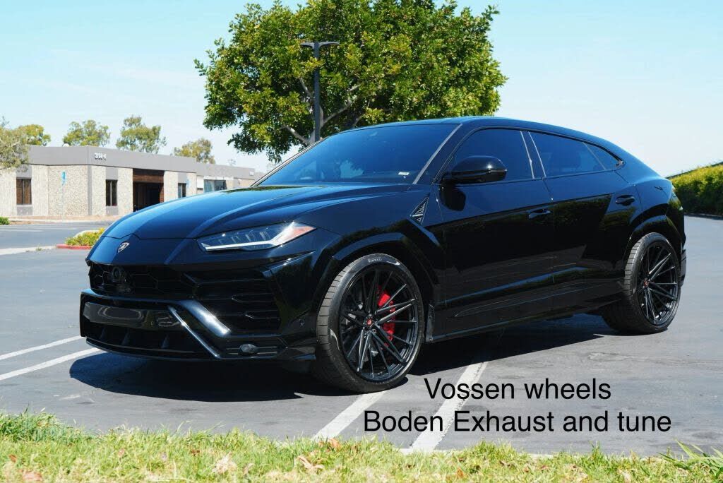 2020 LAMBORGHINI URUS