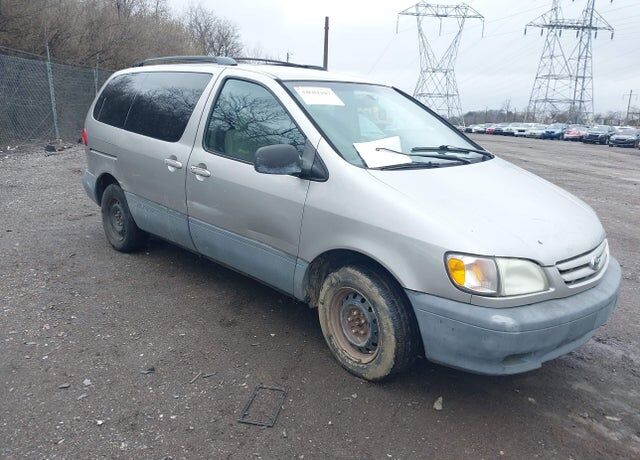 2001 TOYOTA Sienna