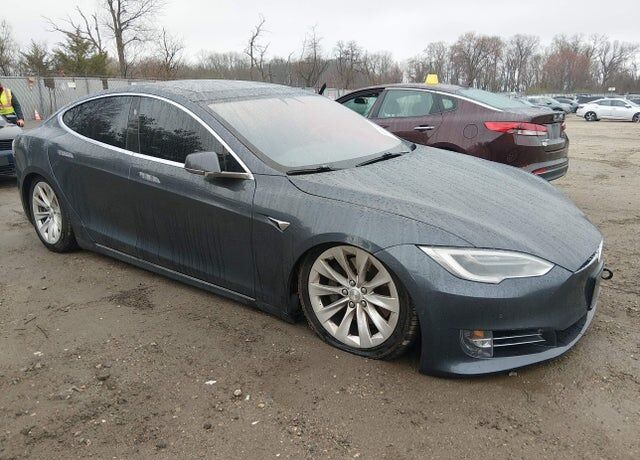 2016 TESLA Model S
