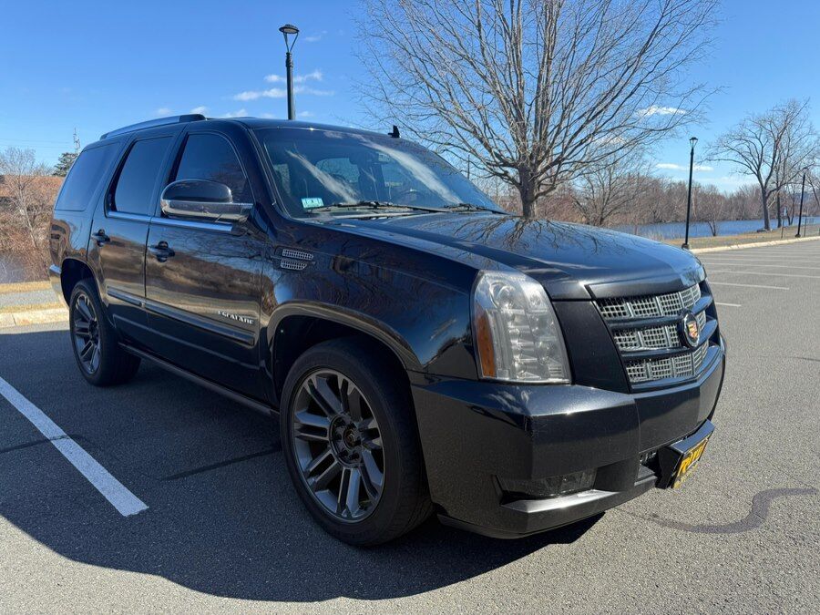 2013 CADILLAC Escalade