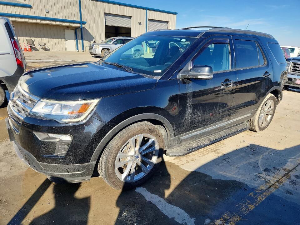 2018 FORD Explorer