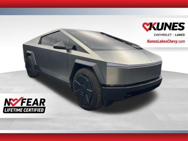 2025 TESLA Cybertruck