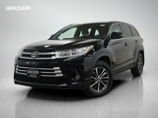 2017 TOYOTA Highlander