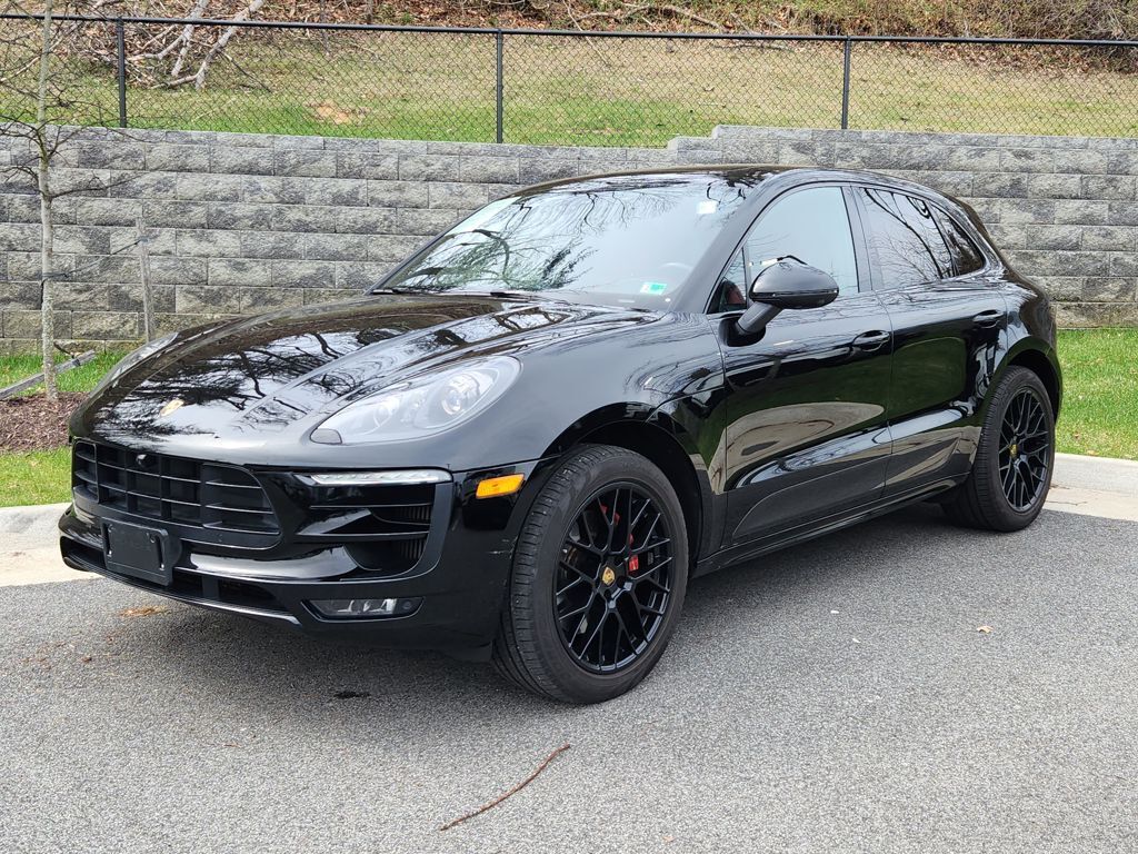 2017 PORSCHE Macan