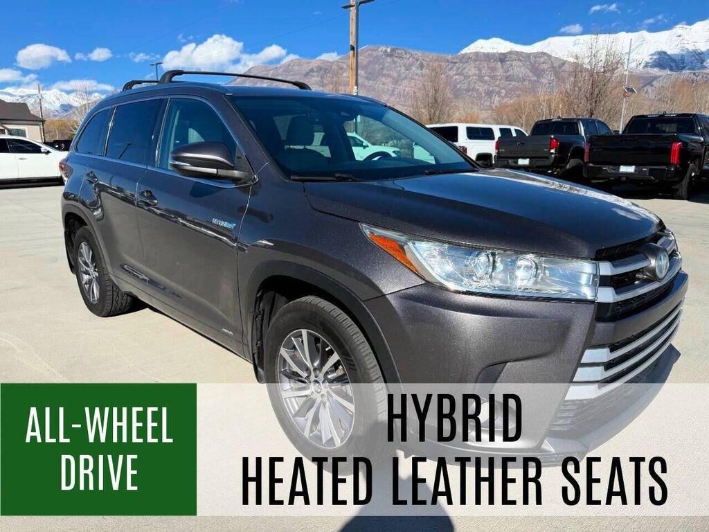 2017 TOYOTA Highlander