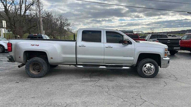 2018 CHEVROLET Silverado