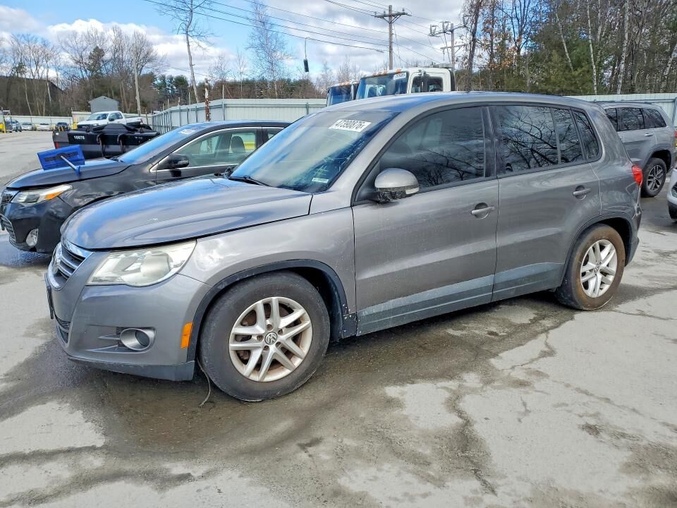 2011 VOLKSWAGEN Tiguan
