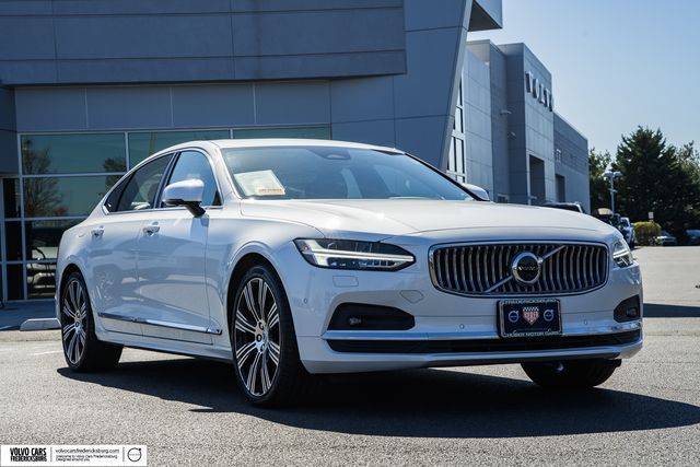 2023 VOLVO S90