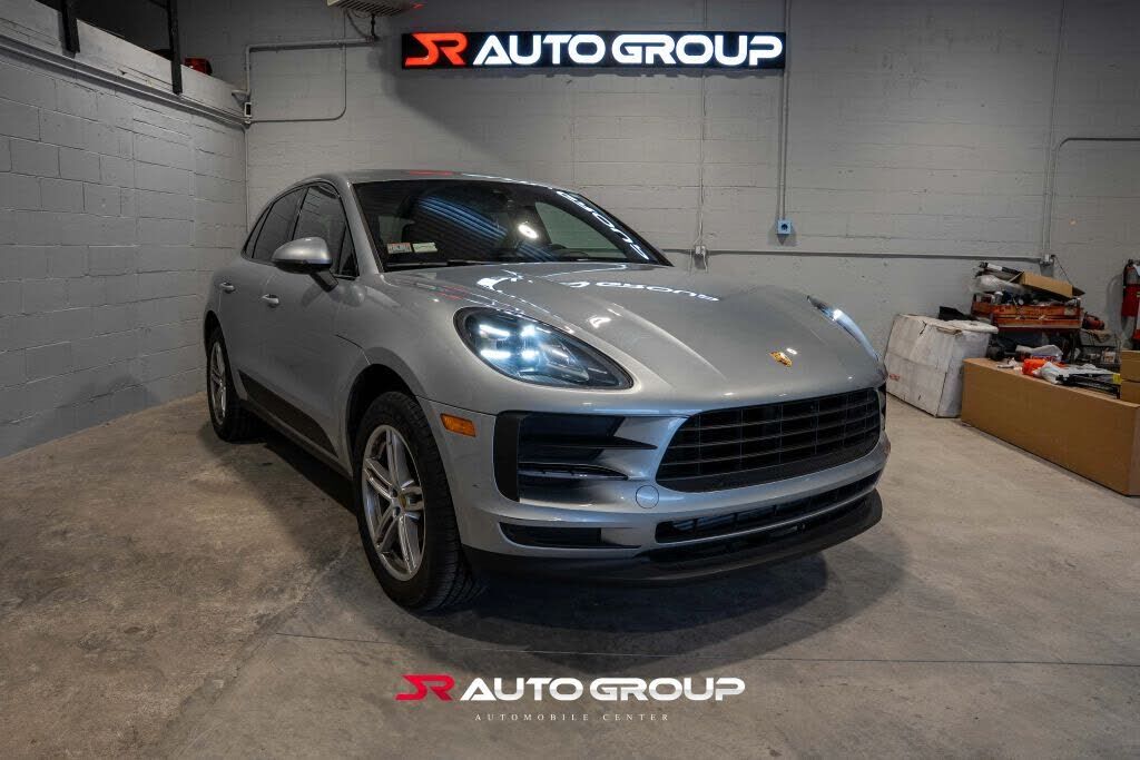 2020 PORSCHE Macan