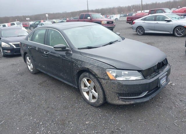 2013 VOLKSWAGEN Passat