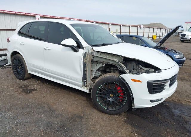 2017 PORSCHE Cayenne