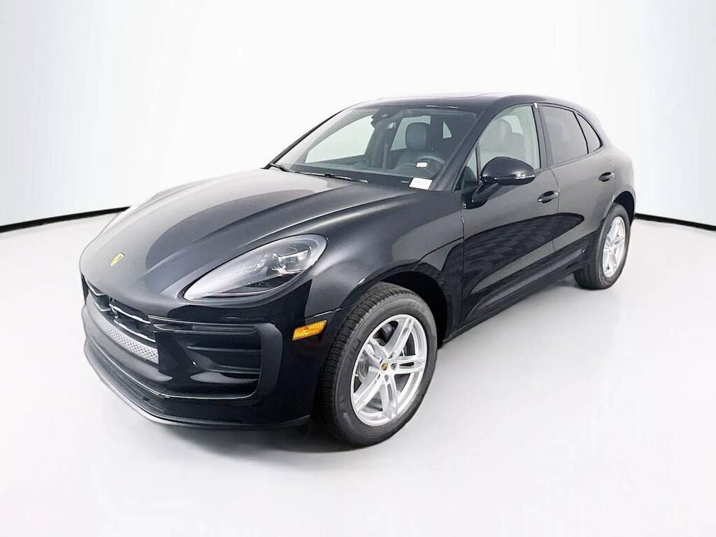 2026 PORSCHE Macan