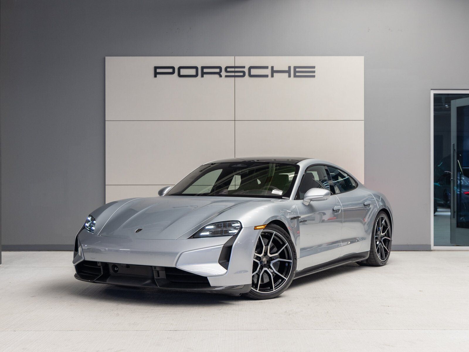 2026 PORSCHE Taycan