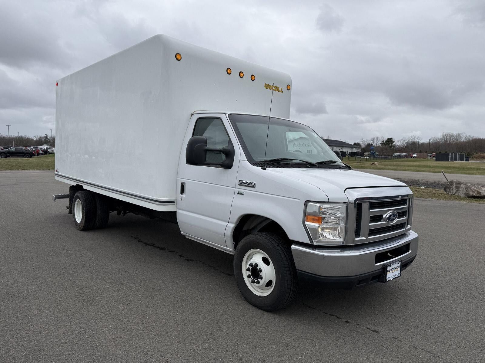 2019 FORD E-450