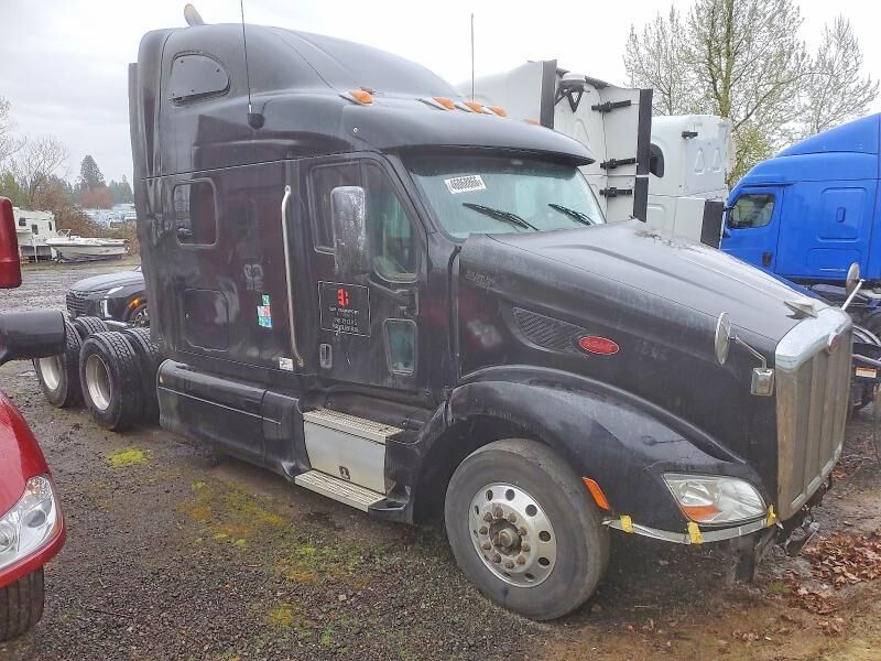 2012 PETERBILT 587
