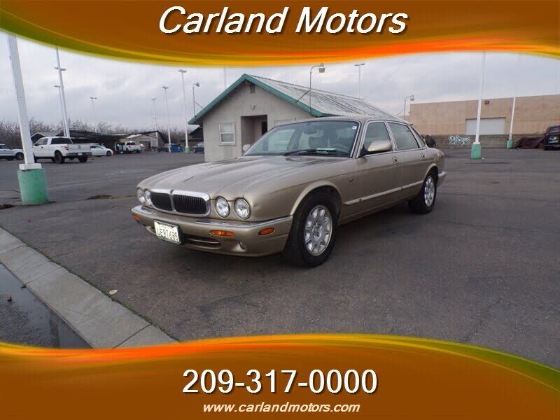 Jaguar XJ8