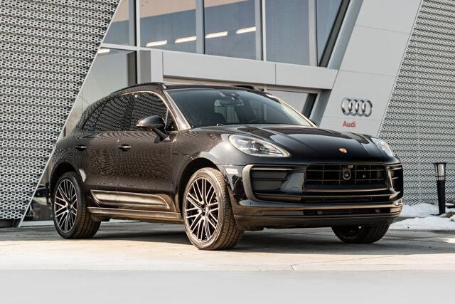 2022 PORSCHE Macan
