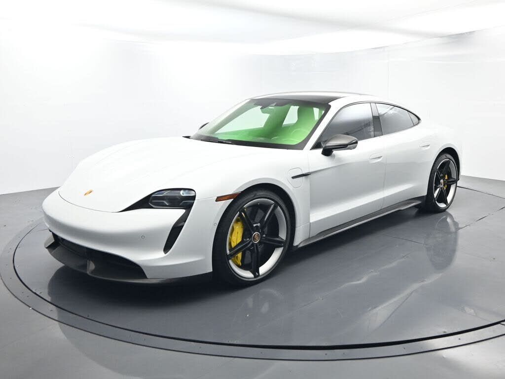 2020 PORSCHE Taycan