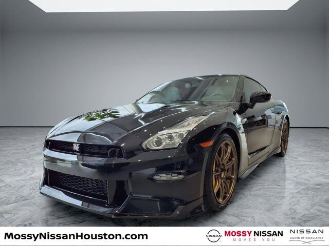 2024 NISSAN GT-R