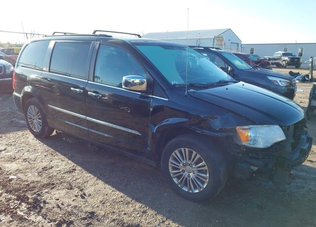 2015 CHRYSLER Town and Country