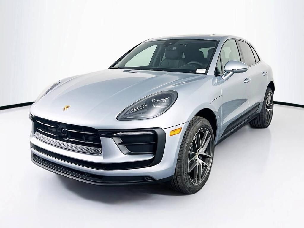 2026 PORSCHE Macan