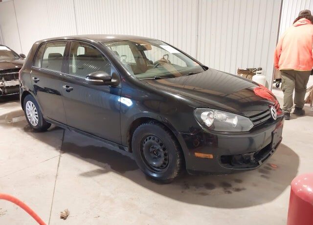 2013 VOLKSWAGEN Golf