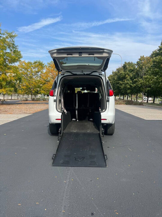 2023 CHRYSLER Voyager