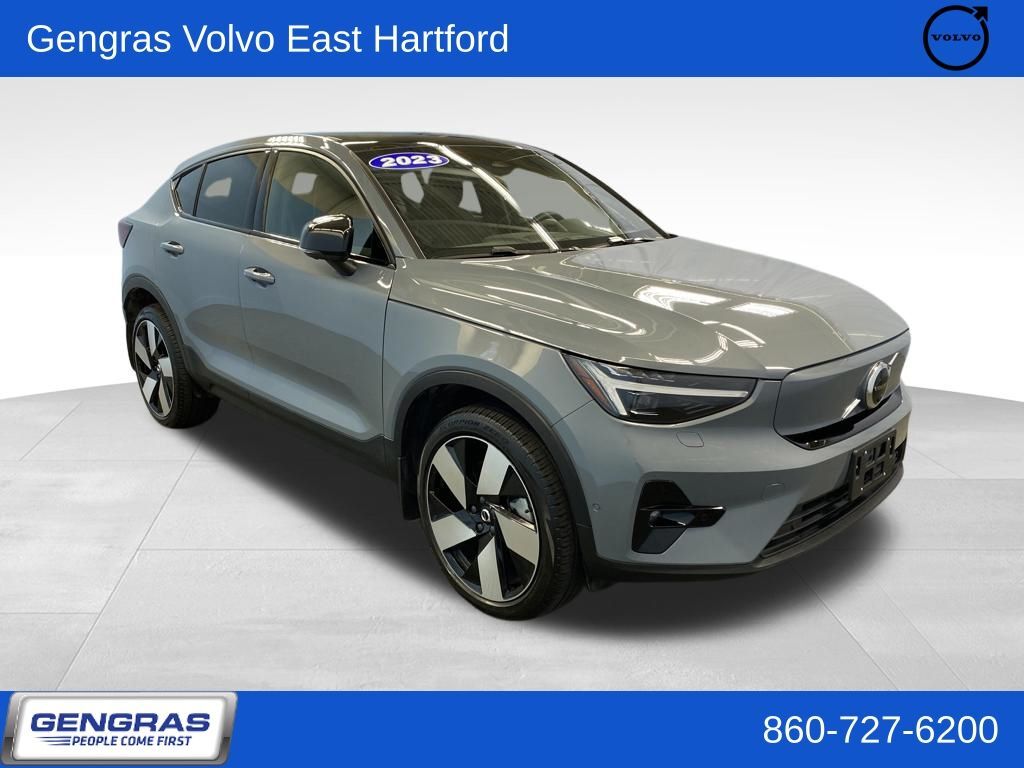 2023 VOLVO C40