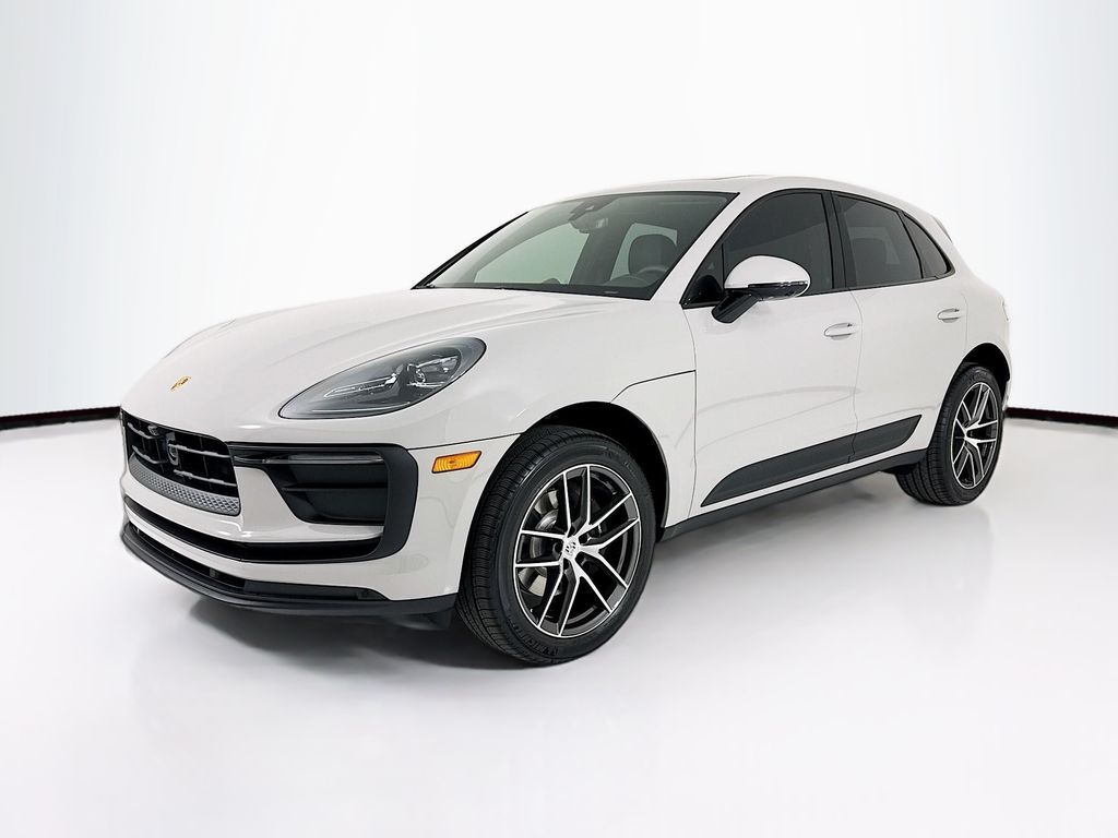 2026 PORSCHE Macan