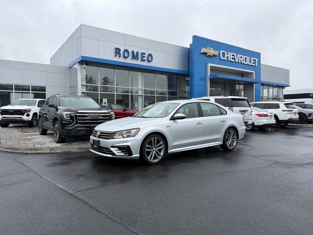 2018 VOLKSWAGEN Passat