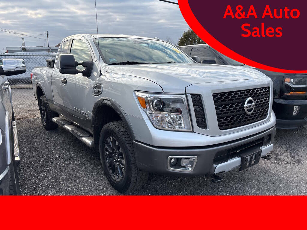 2017 NISSAN Titan