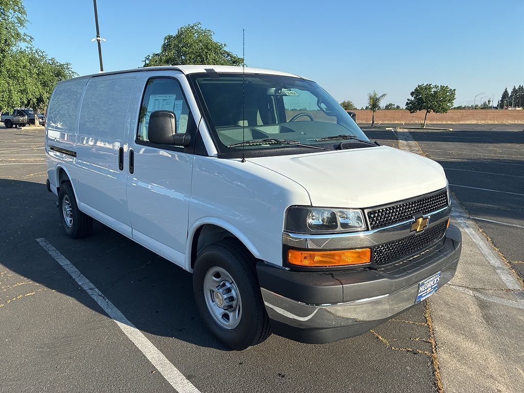 2026 CHEVROLET Express