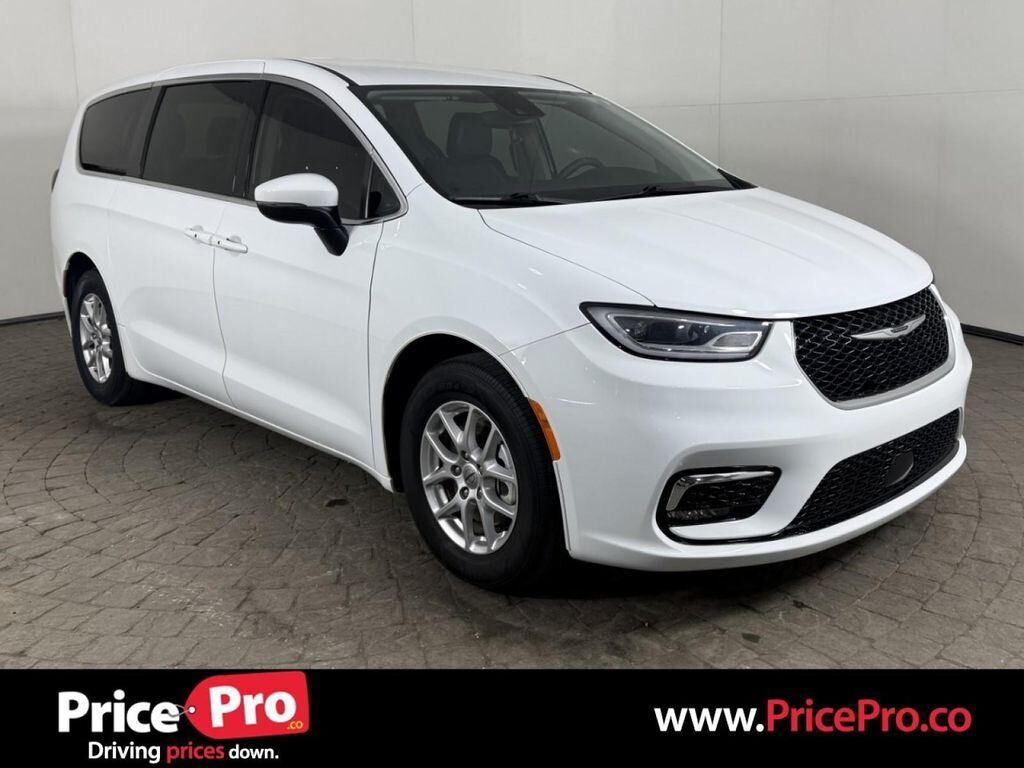 2023 CHRYSLER Pacifica