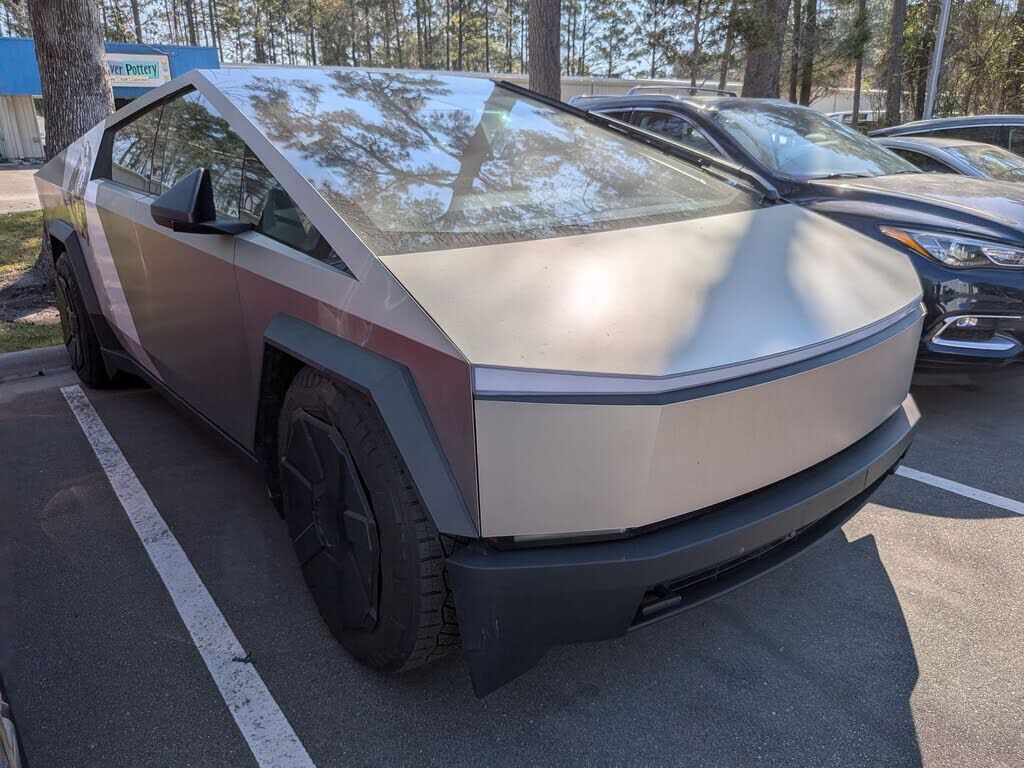 2024 TESLA Cybertruck