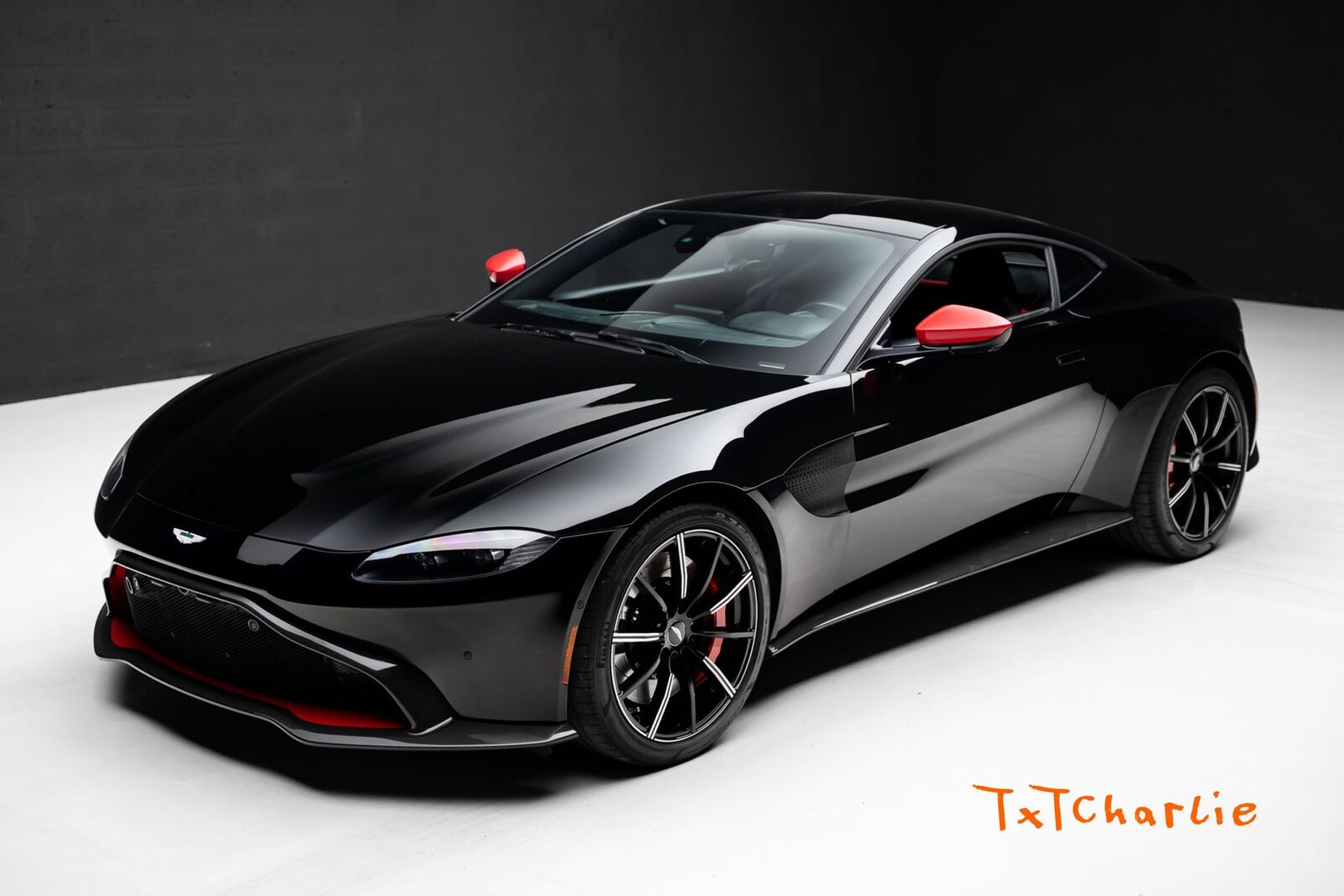 2019 ASTON MARTIN V8 Vantage