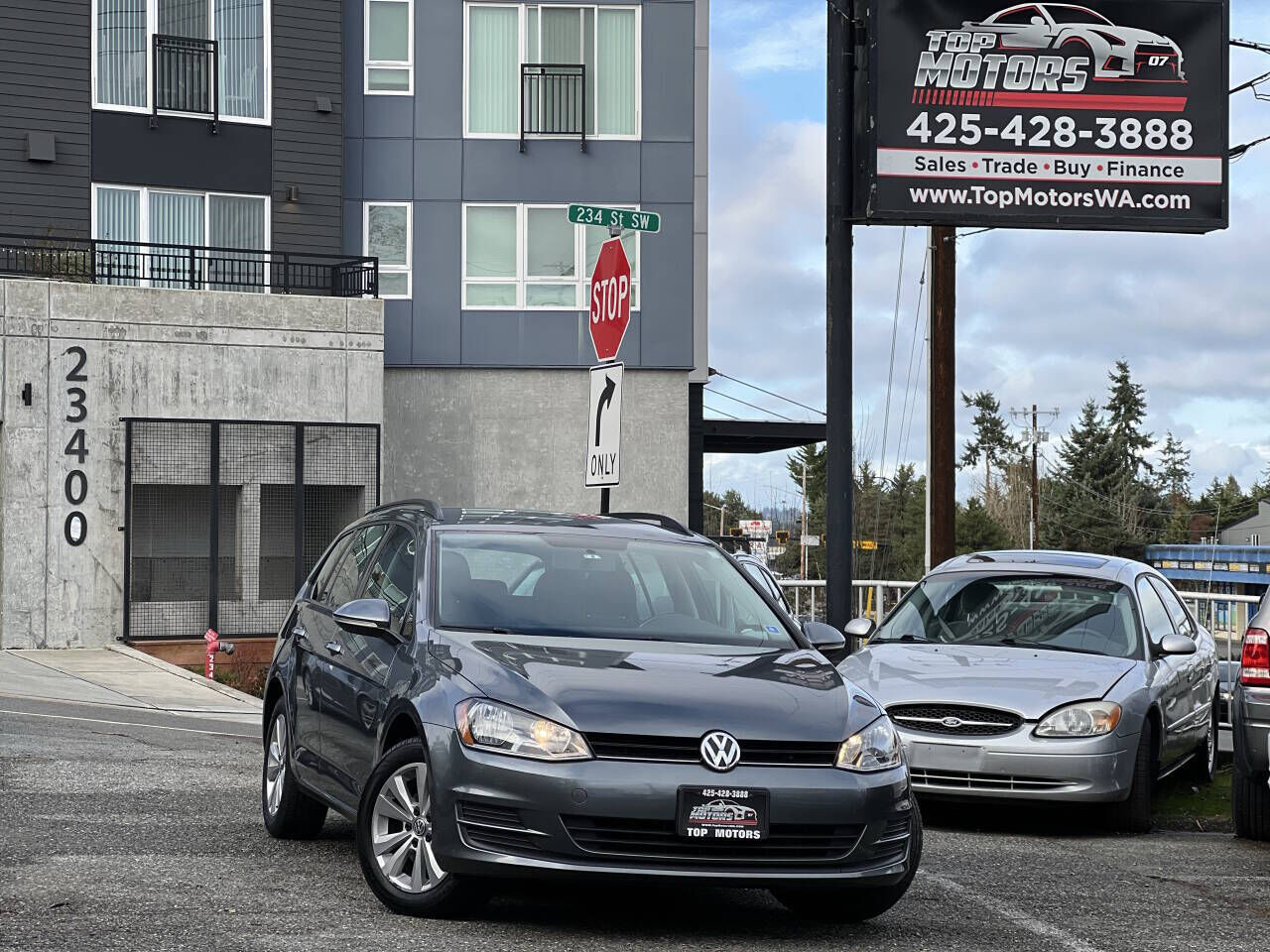 2017 VOLKSWAGEN Golf SportWagen