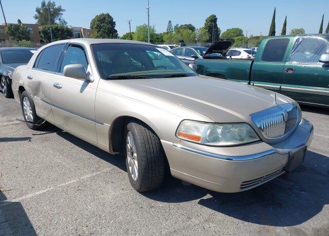 2007 LINCOLN Town Car