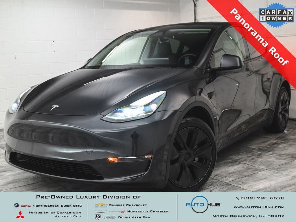 2025 TESLA Model Y