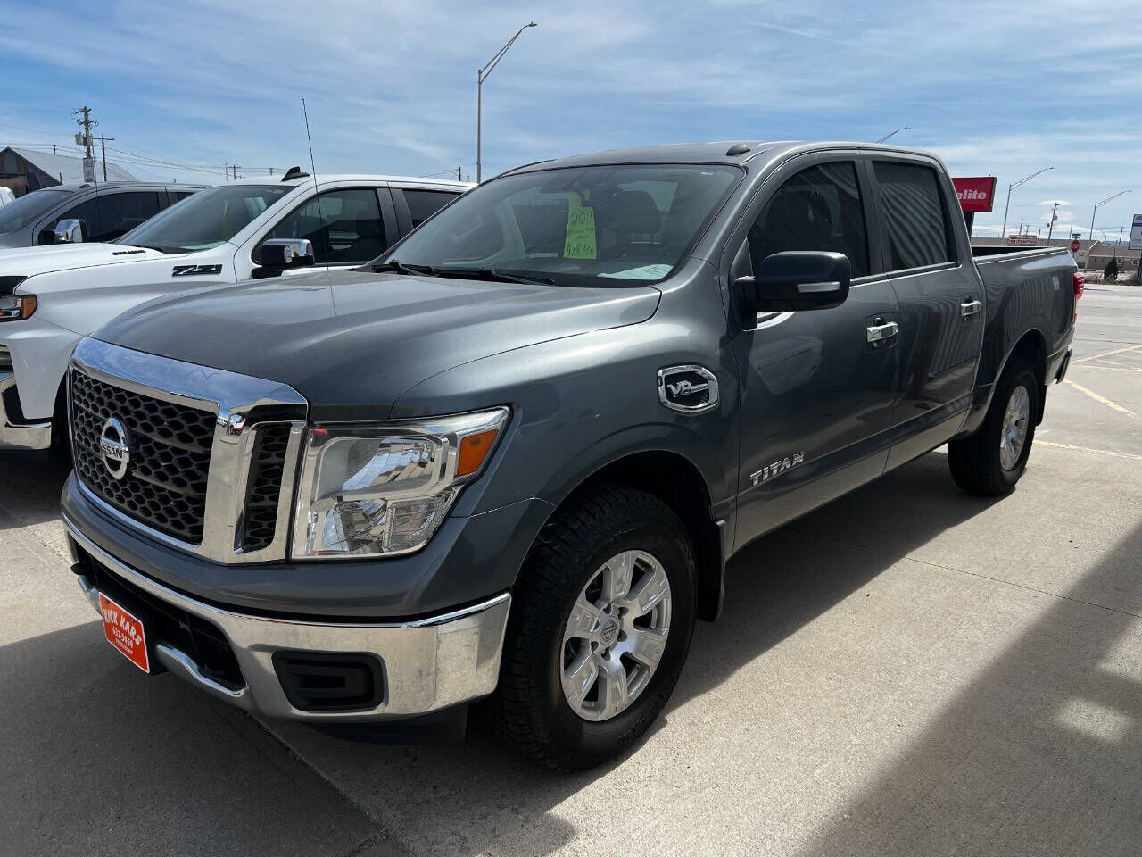 2017 NISSAN Titan