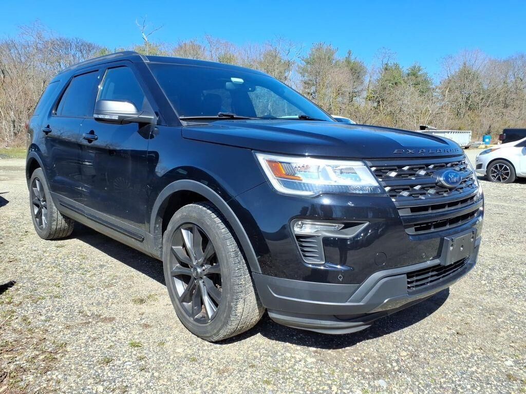 2018 FORD Explorer